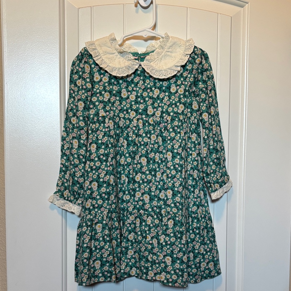 Floral Green Dress with Lace Collar.